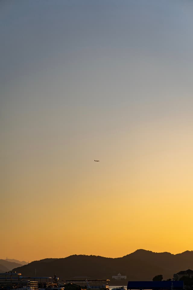 18 11月 23